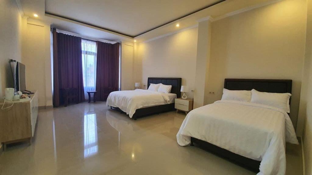 Grand Puri Hotel Batununggul Ngoại thất bức ảnh