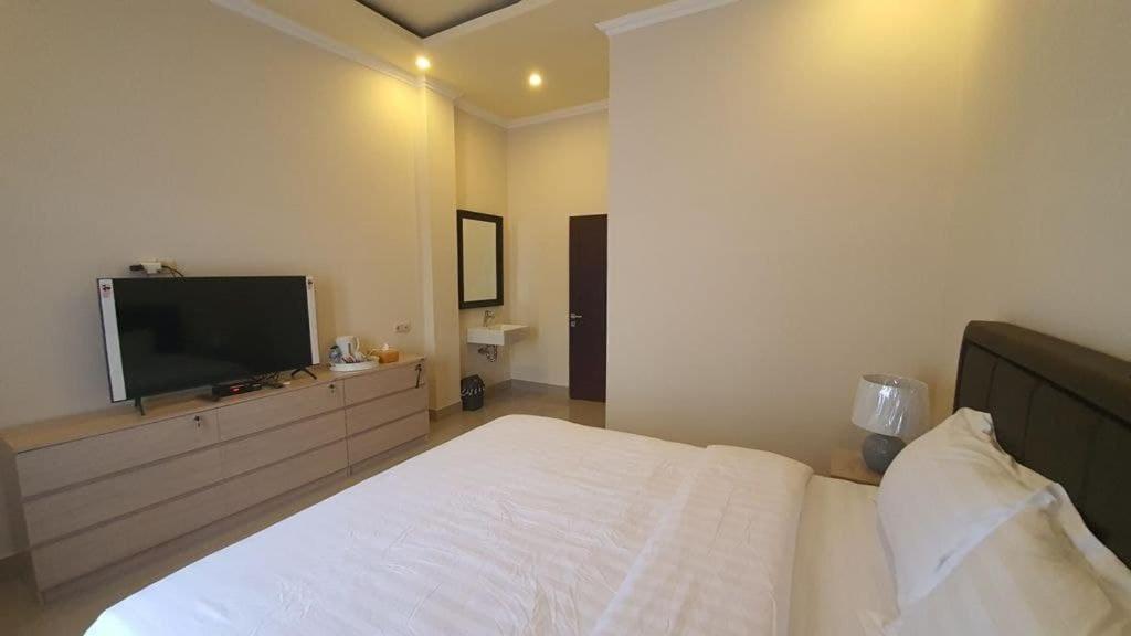 Grand Puri Hotel Batununggul Ngoại thất bức ảnh