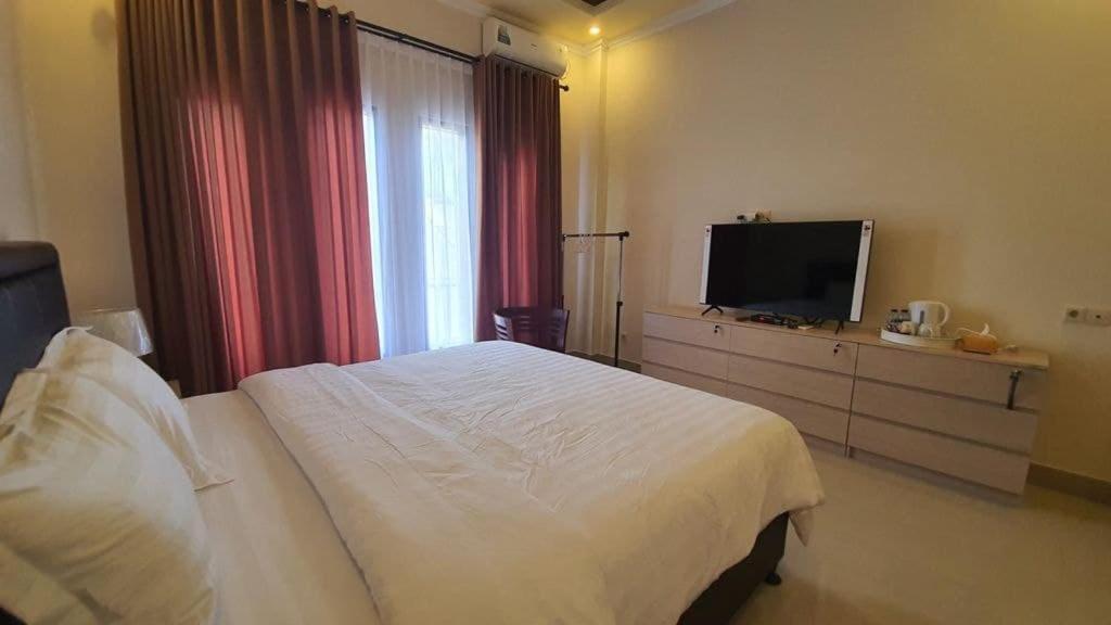 Grand Puri Hotel Batununggul Ngoại thất bức ảnh